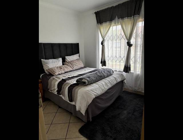 3 BEDROOM TOWNHOUSE FOR SALE IN DAWN PARK